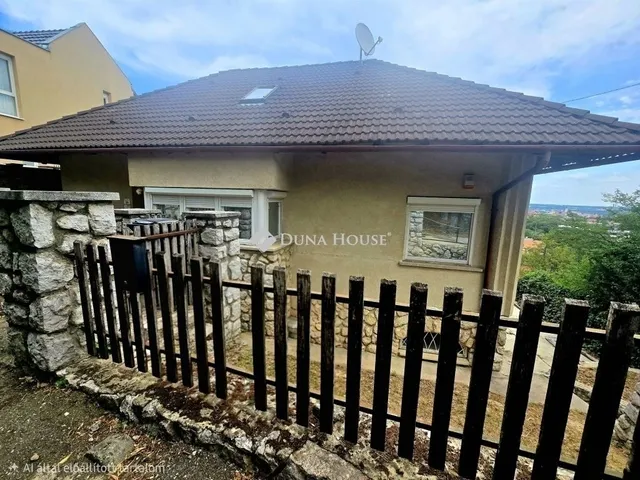 Eladó ház Pécs 350 nm