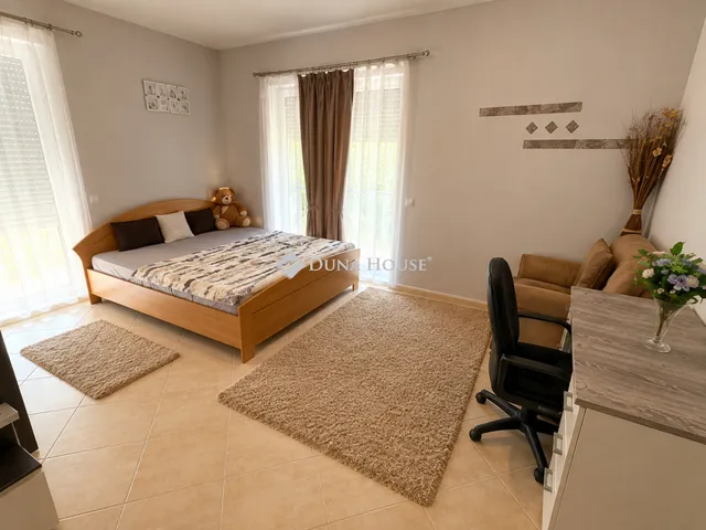 Eladó ház Pécs, Postavölgy 188 nm