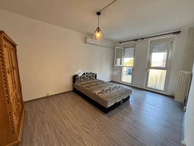 Eladó lakás Pécs, Egyetemváros 35 nm