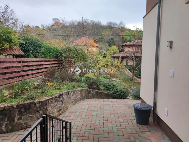 Eladó lakás Pécs, Mecsekoldal 153 nm