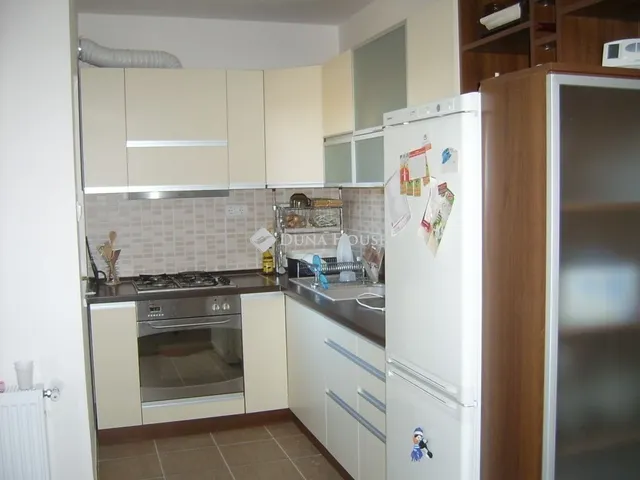 Kiadó lakás Pécs, Belváros 94 nm