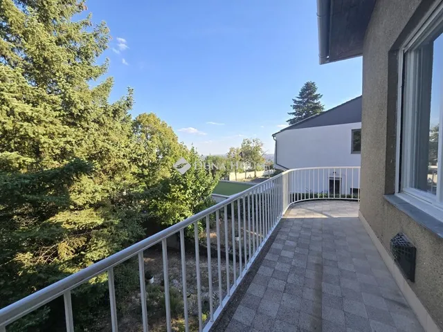 Kiadó lakás Pécs, Mecsekoldal 129 nm