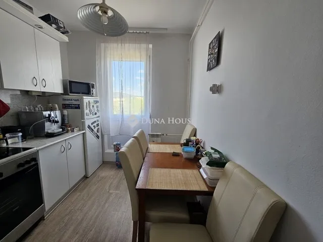 Eladó lakás Pécs, Kertváros 59 nm