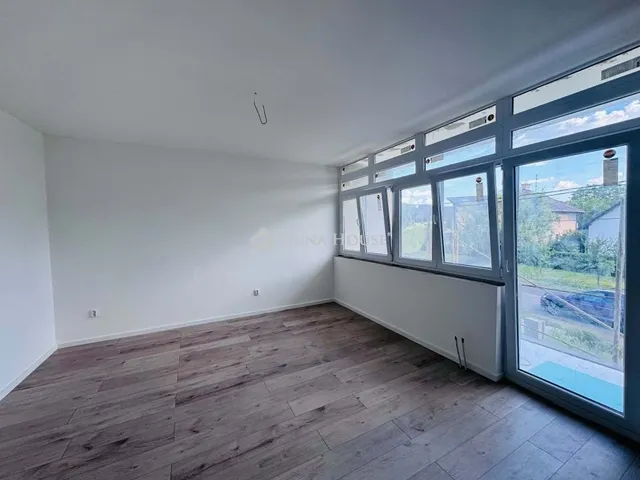 Eladó lakás Pécs, Kertváros 95 nm