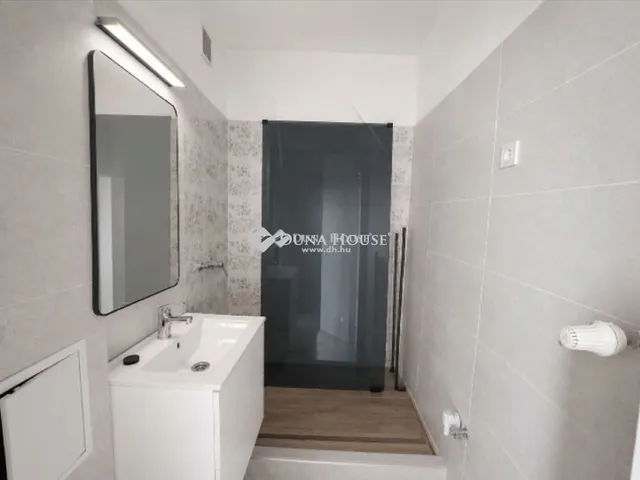 Eladó lakás Pécs, Egyetemváros 35 nm