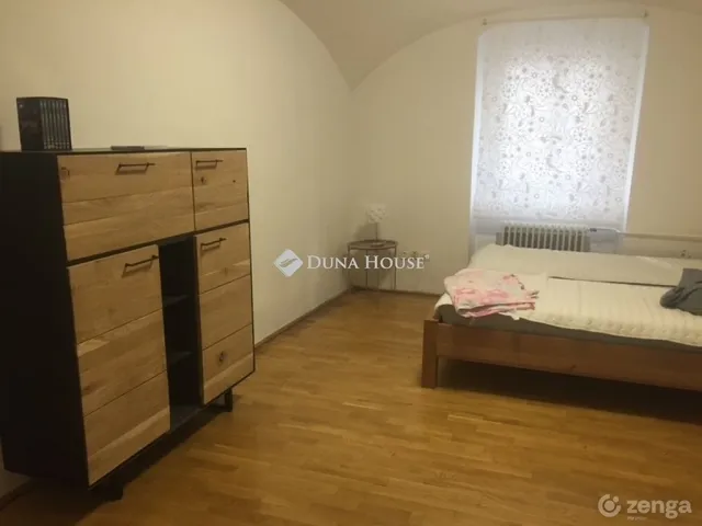 Eladó lakás Pécs, Belváros 74 nm