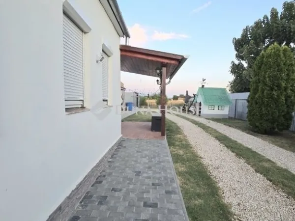 Eladó ház Magyarbóly 150 nm