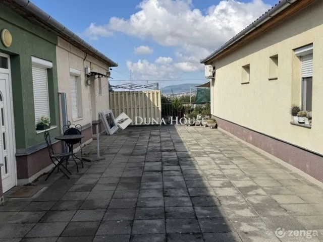 Eladó lakás Pécs, Újhegy 67 nm