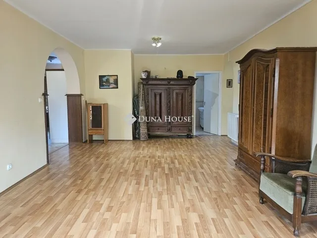 Eladó ház Pécs, Rigóder 208 nm