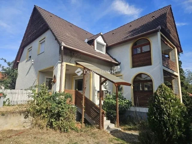 Eladó ház Pécs, Rigóder 208 nm