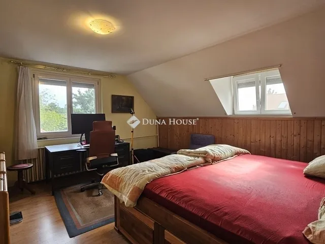 Eladó ház Pécs, Rigóder 208 nm