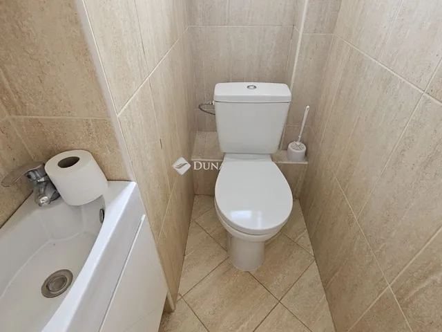 Eladó ház Pécs, Rigóder 208 nm