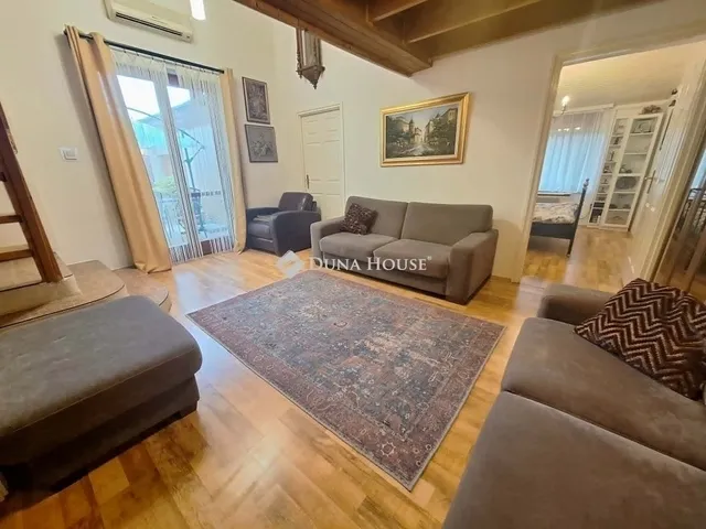 Eladó ház Pécs, Rigóder 235 nm