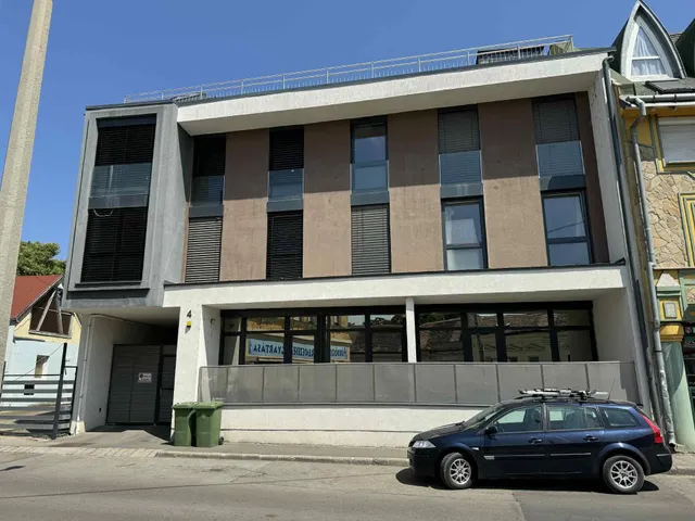 Eladó lakás Pécs, Egyetemváros 42 nm