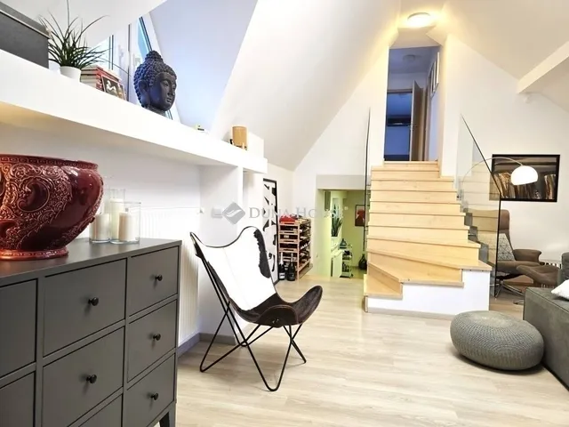 Eladó ház Pécs, Mecsekoldal 194 nm