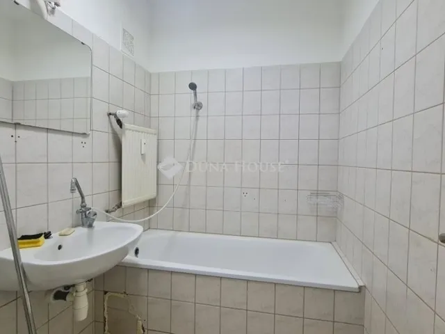 Eladó lakás Pécs, Uránváros 39 nm