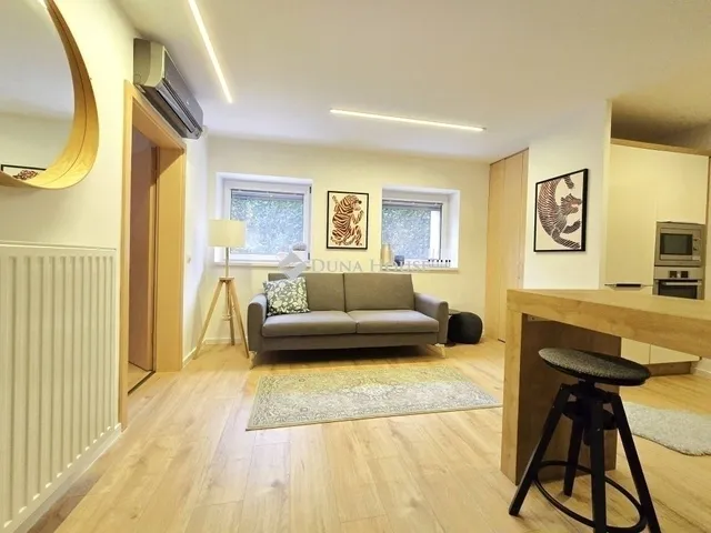 Eladó ház Pécs, Mecsekoldal 194 nm
