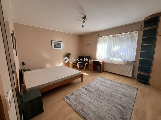 Eladó lakás Pécs, Belváros 71 nm