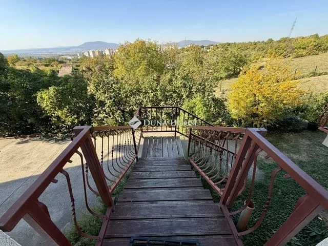 Eladó lakás Pécs 98 nm