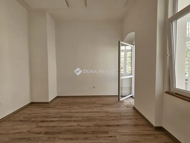 Eladó lakás Pécs, Belváros 26 nm