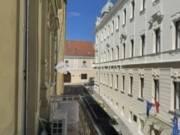 Eladó lakás Pécs 98 nm