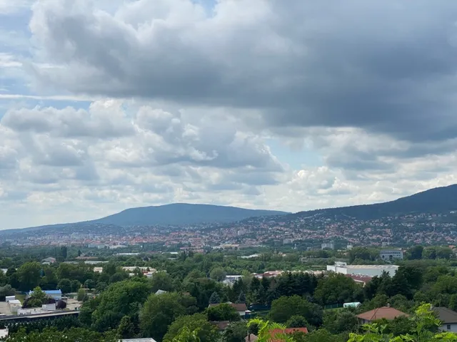 Eladó telek Pécs, Újhegy 2093 nm