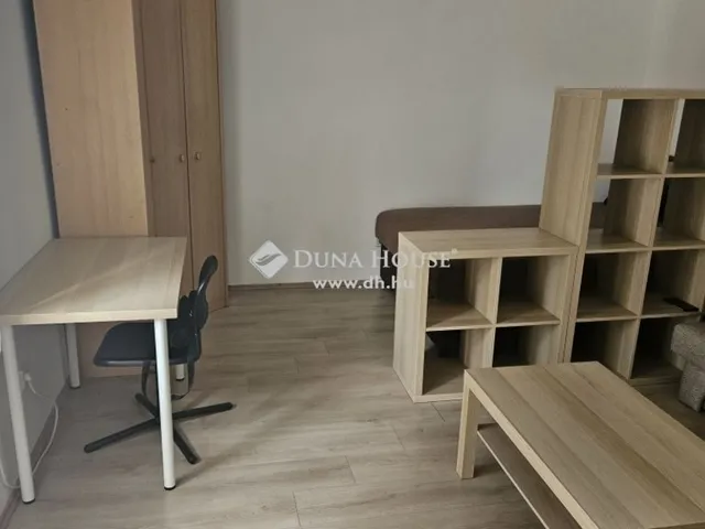 Eladó lakás Pécs, Uránváros 35 nm