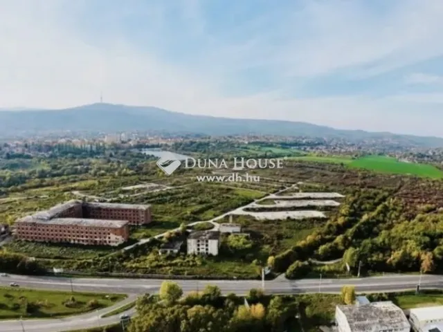 Eladó kereskedelmi és ipari ingatlan Pécs, Belváros 445989 nm
