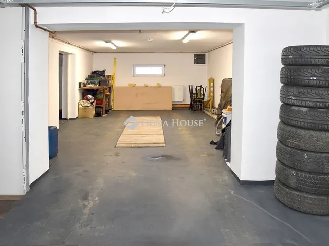 Eladó ház Pécs, Kertváros 181 nm