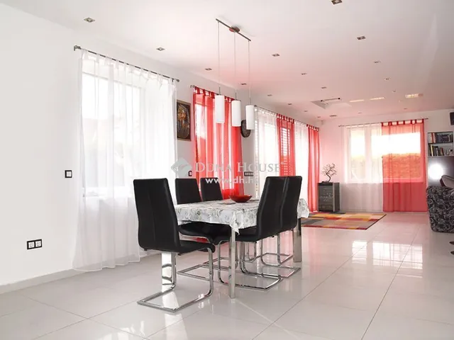 Eladó ház Nagykozár 177 nm