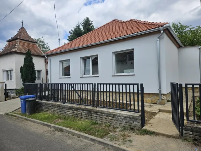 Eladó ház Pécs, Kertváros 77 nm