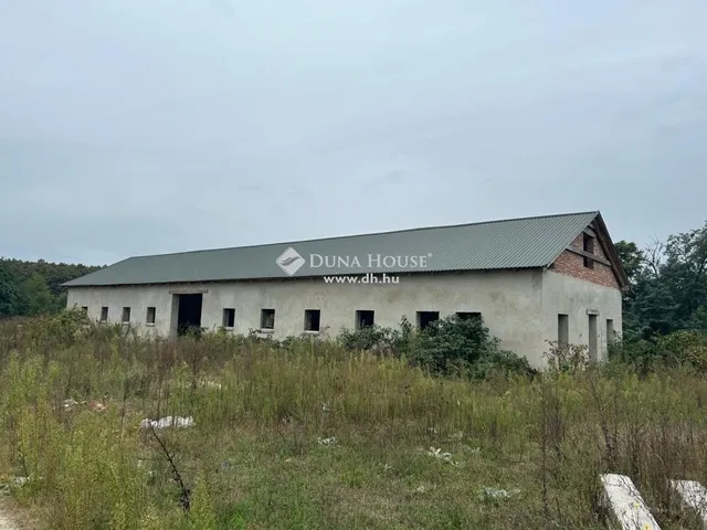 Eladó mezőgazdasági ingatlan Darány 900 nm