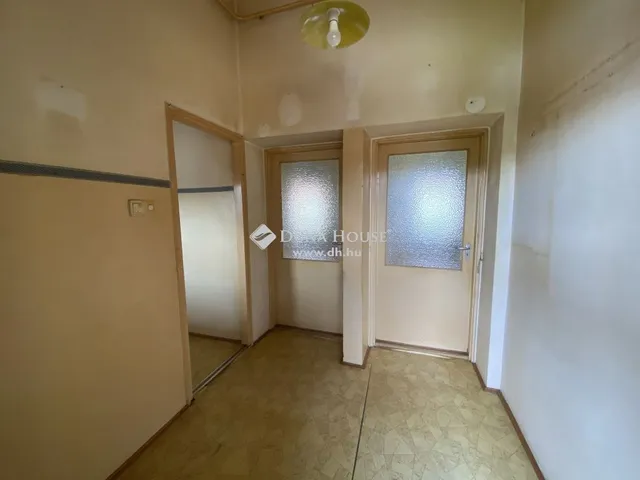 Eladó lakás Pécs, Gyárváros 42 nm