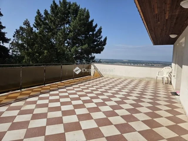Eladó lakás Pécs, Mecsekoldal 114 nm