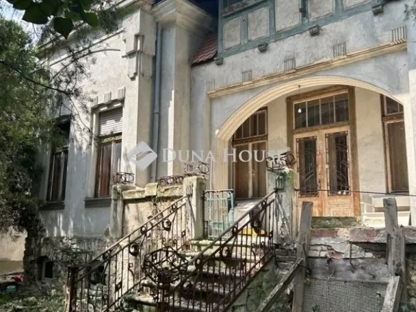 Eladó ház Pécs, Mecsekoldal 265 nm