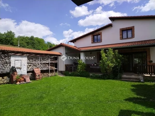 Eladó ház Romonya 230 nm