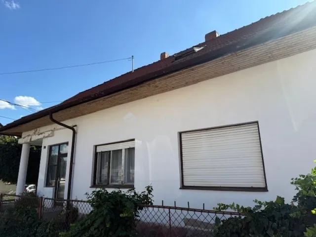 Eladó ház Pécs, Egyetemváros 265 nm
