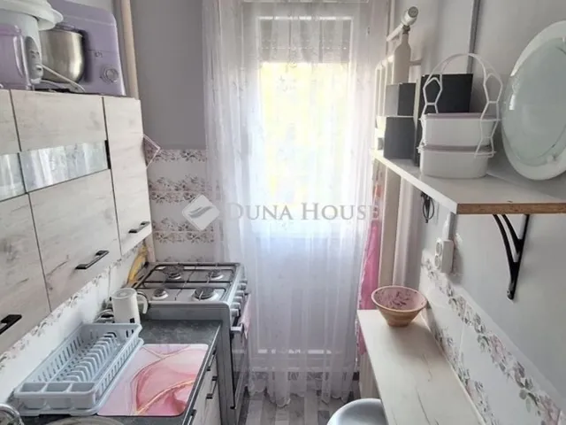 Eladó lakás Pécs, Kertváros 35 nm