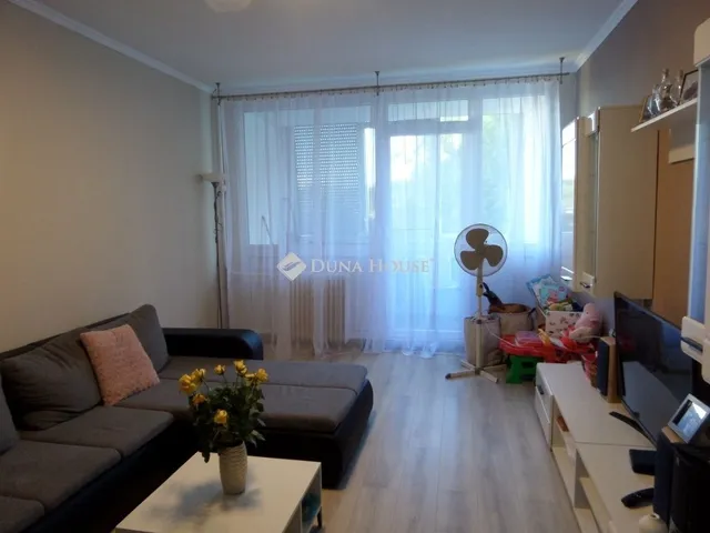 Eladó lakás Komló, Körtvélyes 59 nm