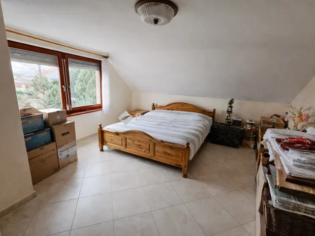 Eladó ház Kozármisleny 180 nm