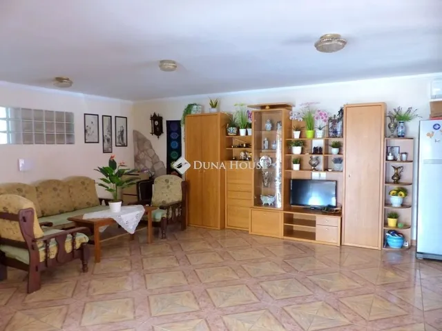 Eladó ház Pécs 180 nm