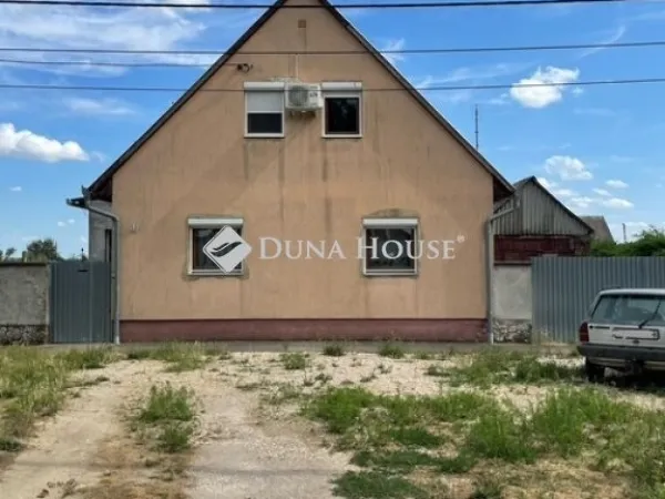 Eladó ház Nagytótfalu 180 nm