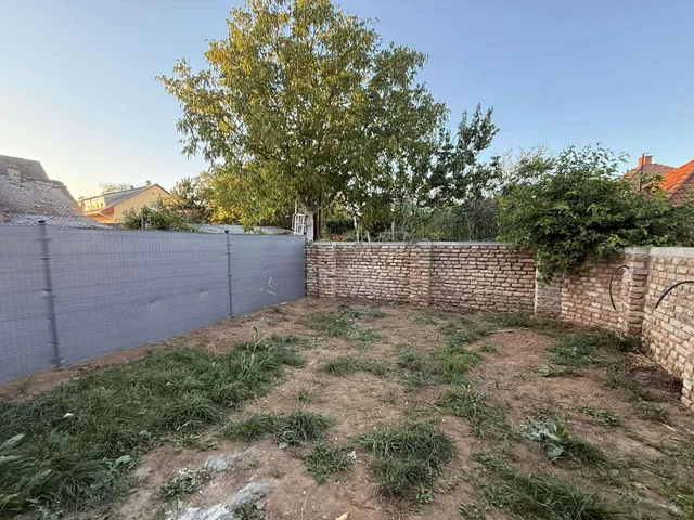 Eladó lakás Pécs, Egyetemváros 40 nm