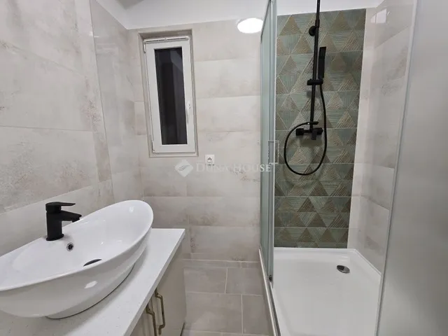 Eladó lakás Pécs 69 nm