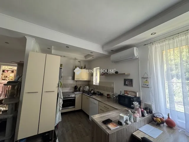 Eladó ház Pécs, Vasas 72 nm