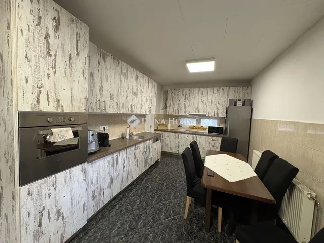 Eladó ház Pécs 195 nm