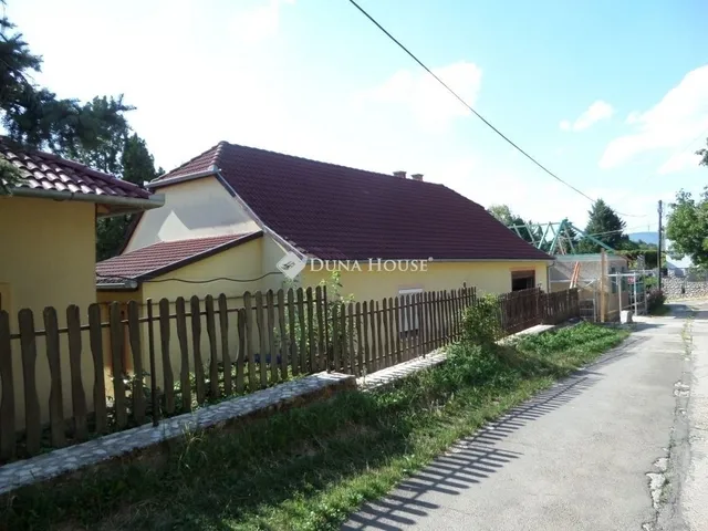 Eladó ház Pécs, Postavölgy 191 nm