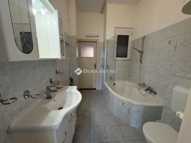 Eladó lakás Pécs 105 nm