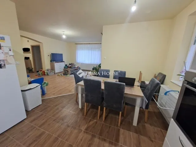 Eladó ház Nagykozár 160 nm