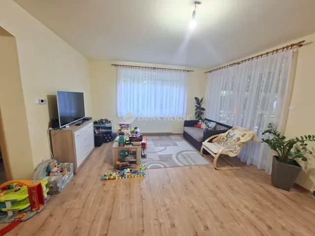 Eladó ház Nagykozár 160 nm